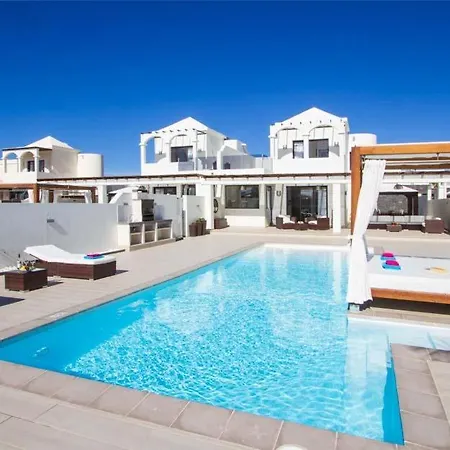 Playa Blanca Sleeps 6 Pool Air Con Wifi