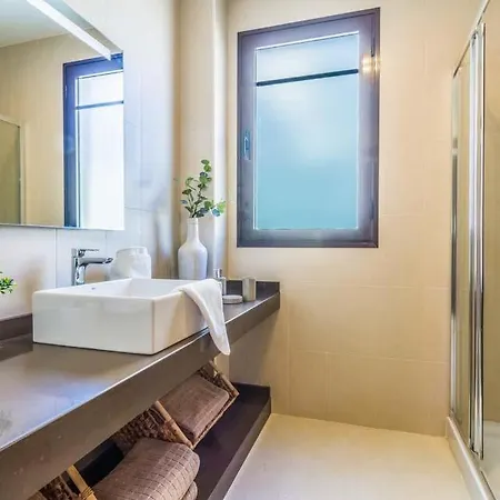 Playa Blanca Sleeps 6 Pool Air Con Wifi