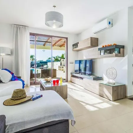 Playa Blanca Sleeps 6 Pool Air Con Wifi *